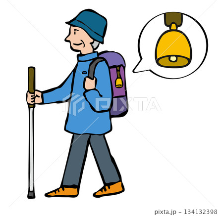 熊よけの鈴をつけて山登りをする男性(シニア) 熊よけの鈴をつけて山登りをする男性(シニア) 134132398