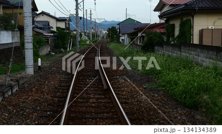 住宅街を通る上毛電気鉄道 住宅街を通る上毛電気鉄道 134134389