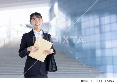 就活　就活生のポートレート 134137853