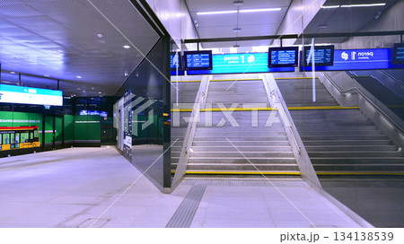 Warsaw, Poland. 28 November 2025. View of the display panel showing platform numbers in Warszawa Zachodnia station 134138539