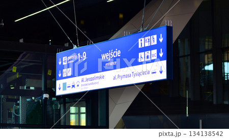 Warsaw, Poland. 28 November 2025. View of the display panel showing platform numbers in Warszawa Zachodnia station 134138542