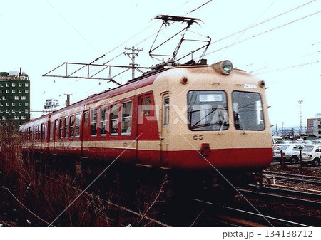 地下化工事前の長野駅手前 長野電鉄2500系(旧東急5000系) 地下化工事前の長野駅手前 長野電鉄2500系(旧東急5000系) 134138712