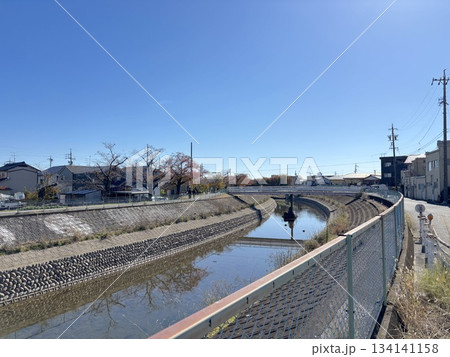 名古屋市北区から犬山市まで流れる「合瀬川」の遊歩道 名古屋市北区から犬山市まで流れる「合瀬川」の遊歩道 134141158