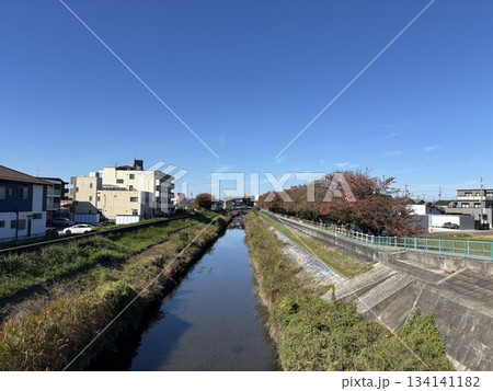 名古屋市北区から犬山市まで流れる「合瀬川」の遊歩道 134141182