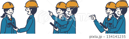 説明を受ける作業員　黄色のヘルメット 134141235