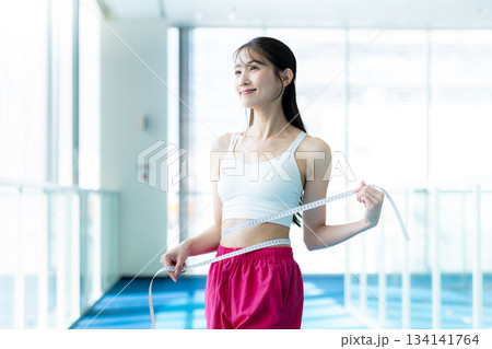 女性のダイエットイメージ 134141764