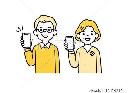 スマートフォンの画面を見せる、60代・70代の男女・夫婦の上半身ベクターイラスト素材セット 134142134