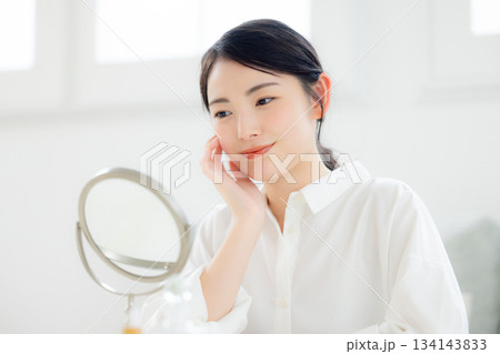 若い女性のビューティイメージ 若い女性のビューティイメージ 134143833