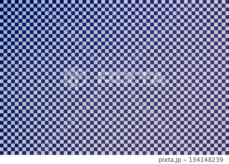 紺色の布生地に白色の市松模様のグラデーションがある背景画像10 134148239
