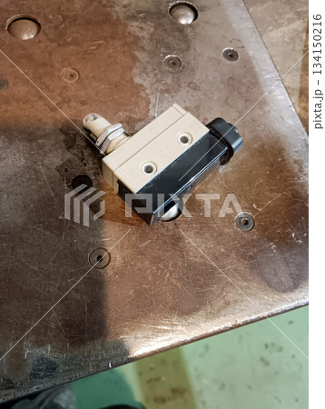 リミットスイッチ　製造業　設備メンテナンス　設備保全 134150216