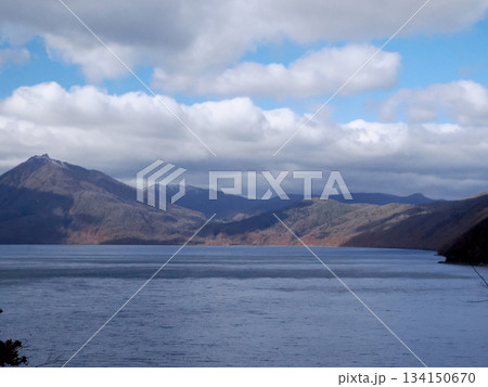 支笏湖の秋の風景 支笏湖の秋の風景 134150670