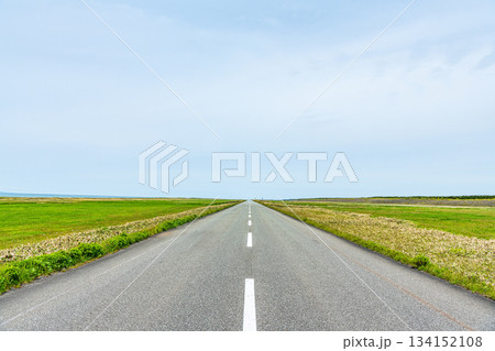 直線道路(イメージ) 直線道路(イメージ) 134152108