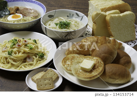 グルテンフリー　小麦からできている食品 134153714