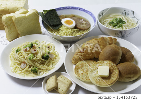 グルテンフリー　小麦からできている食品 134153725