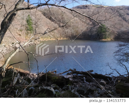 えりも町の豊似湖の風景 134153773
