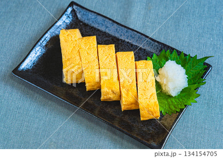 だし巻き玉子 和食の定番料理 だし巻き玉子 和食の定番料理 134154705