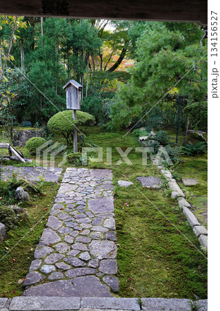 京都大原宝泉院の参道 134156527