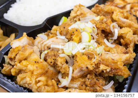 おいしい中華弁当、油淋鶏弁当 134156757