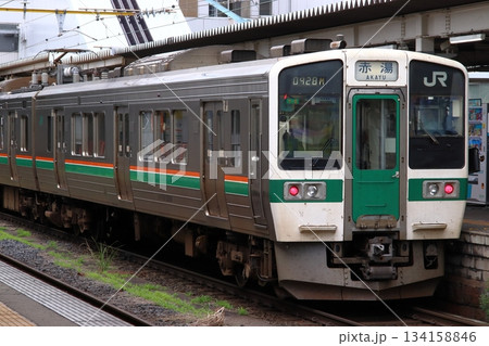 山形駅に停車中の山形線／奥羽本線719系（米沢⇔山形） 134158846