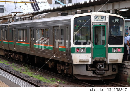 山形駅に停車中の山形線/奥羽本線719系(米沢⇔山形) 山形駅に停車中の山形線/奥羽本線719系(米沢⇔山形) 134158847