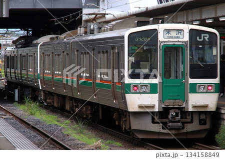 山形駅に停車中の山形線／奥羽本線719系（米沢⇔山形） 134158849