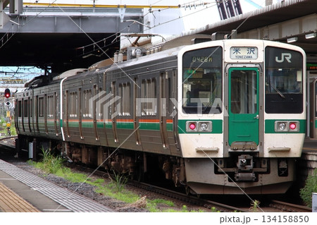 山形駅に停車中の山形線/奥羽本線719系(米沢⇔山形) 山形駅に停車中の山形線/奥羽本線719系(米沢⇔山形) 134158850