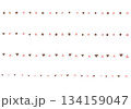 バレンタインデーカラーのクレヨンタッチ図形ラインセット（丸・四角・三角・ハート） 134159047