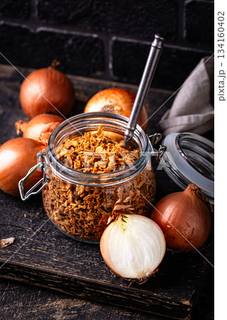 Bowl with chopped fried crispy onions 134160402