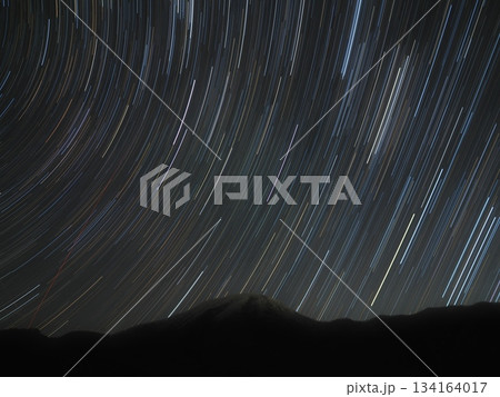 冬の赤城山と星々の光跡(20251209190042) 冬の赤城山と星々の光跡(20251209190042) 134164017
