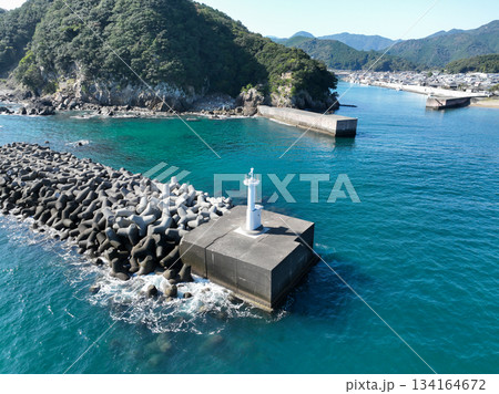 徳島県美波町 日和佐港一文字堤東灯台 徳島県美波町 日和佐港一文字堤東灯台 134164672