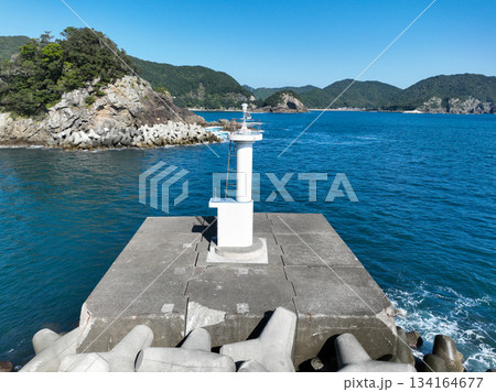 徳島県美波町　日和佐港一文字堤東灯台 134164677