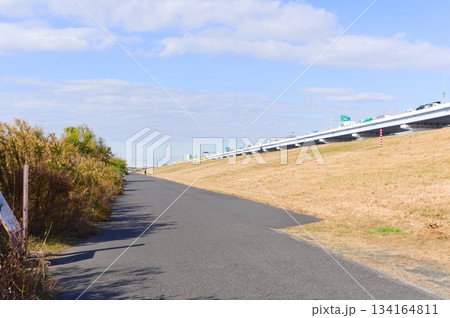東京都葛飾区荒川サイクリングロード2025年12月 東京都葛飾区荒川サイクリングロード2025年12月 134164811