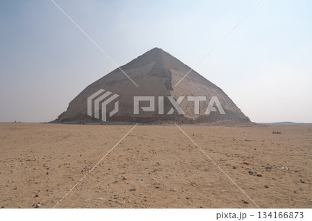 屈折ピラミッド 134166873