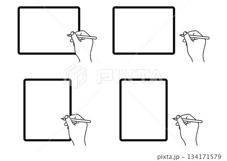 タブレットとタッチペンを持つ手 セット 134171579