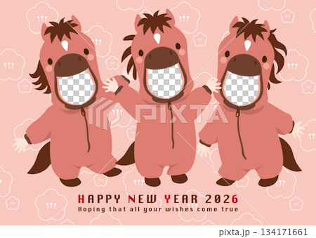 顔はめができる3人用馬の着ぐるみフォトフレームのベクターイラスト 134171661