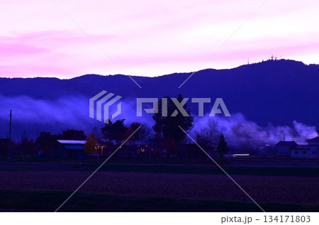 晩秋の夕方 晩秋の夕方 134171803