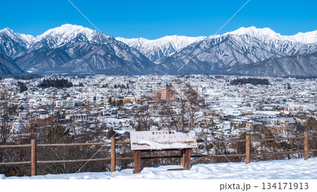 大町公園から北アルプスの眺め（冬） 134171913