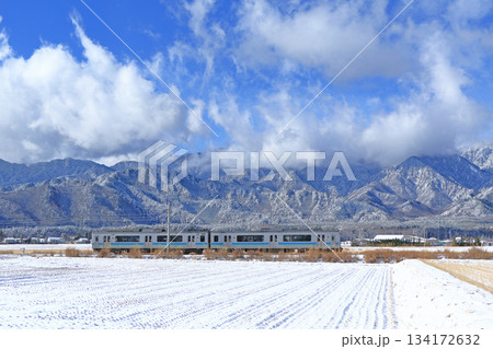 大糸線 初雪の朝 大糸線 初雪の朝 134172632