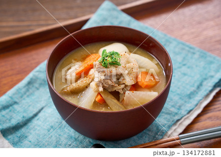豚汁（豚肉と根菜の具だくさん味噌汁） 134172881
