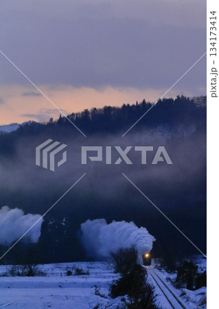 雪景色の磐越西線SL 134173414