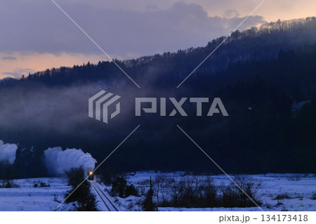 雪景色の磐越西線SL 134173418