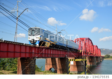 紀ノ川橋梁(南海電鉄・特急サザン)　【和歌山県和歌山市】 134173535