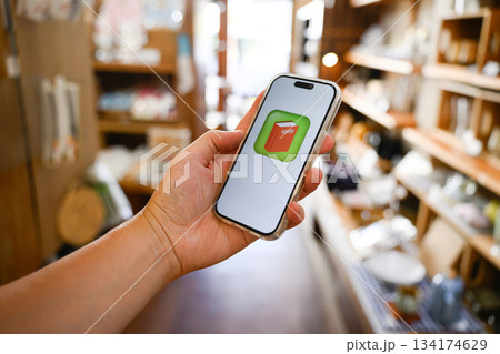 雑貨店で電子書籍 134174629