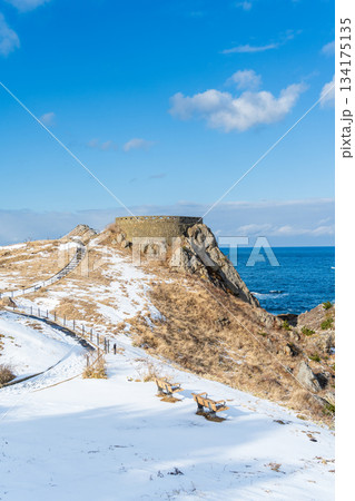 「青森県」雪景色の葦毛崎展望台 種差海岸 「青森県」雪景色の葦毛崎展望台 種差海岸 134175135