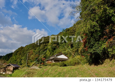 山陰の秋　島根の農村風景 134175479