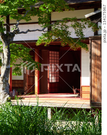 観光名所高山の陣屋の庭園の風景 観光名所高山の陣屋の庭園の風景 134175967