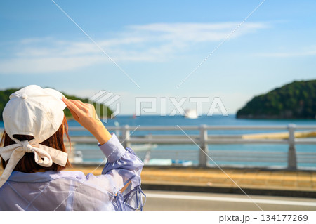 港と青空の旅 134177269