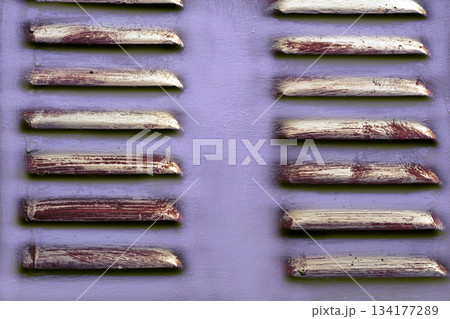 Purple iron metal grille ventilation holes lattice 134177289