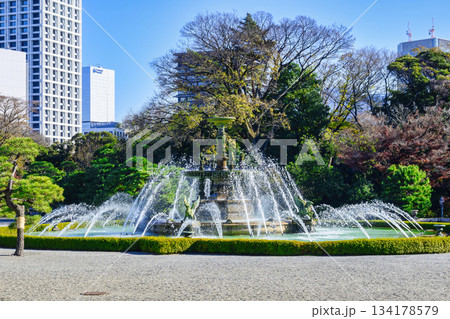 東京都　迎賓館（迎賓館赤坂離宮）　主庭の噴水　日本唯一のネオ・バロック様式による宮殿建築物 134178579