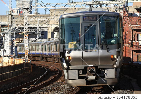 【JR西日本】223系0番台＋225系5100番台 関空・紀州路快速（阪和線：美章園駅） 134178863